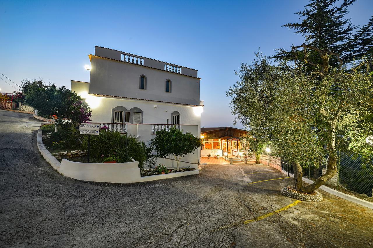 Albergo Godenizzo Peschici Buitenkant foto